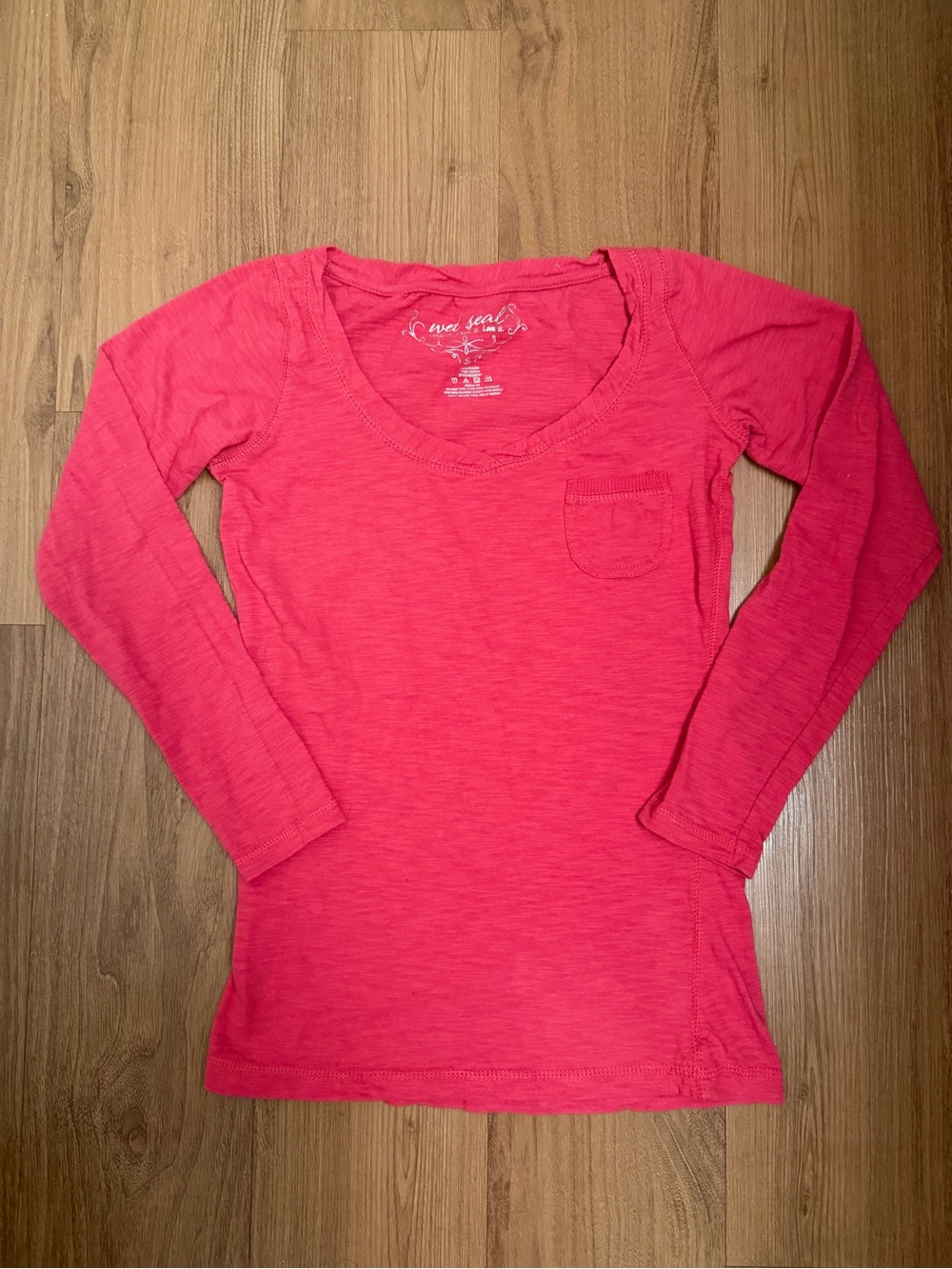 Wet Seal Bright Pink Long Sleeve V Neck Tee